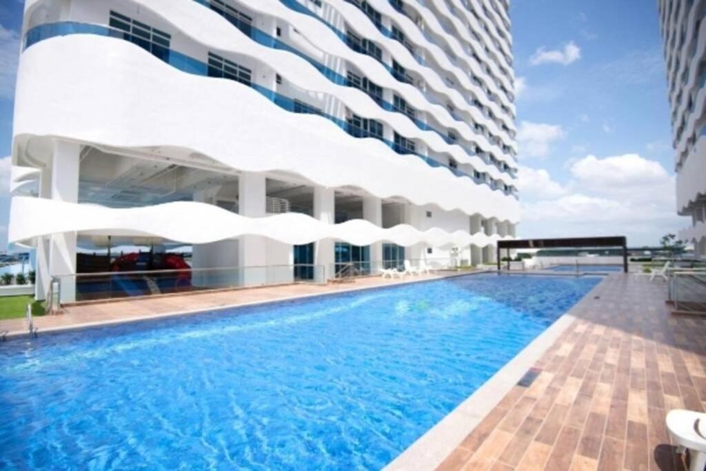 Ferienwohnung The Wave - Kota Laksamana -- Pool View -- 6 Pax Malacca Exterior foto